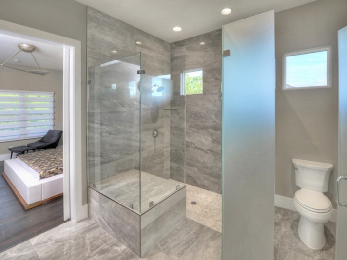 Lore L. - Kargar Project Blue Model Bathroom