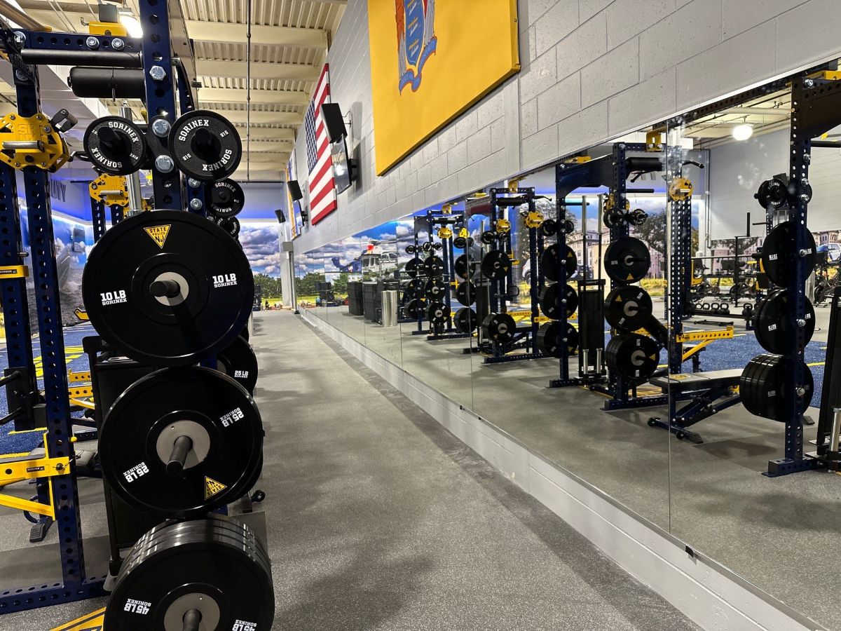 gym with mirror wall