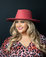 Stefanie Couch, speaker, pops in pink