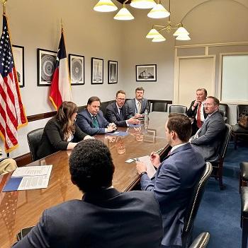 Advocacy Days attendees speak with Congress